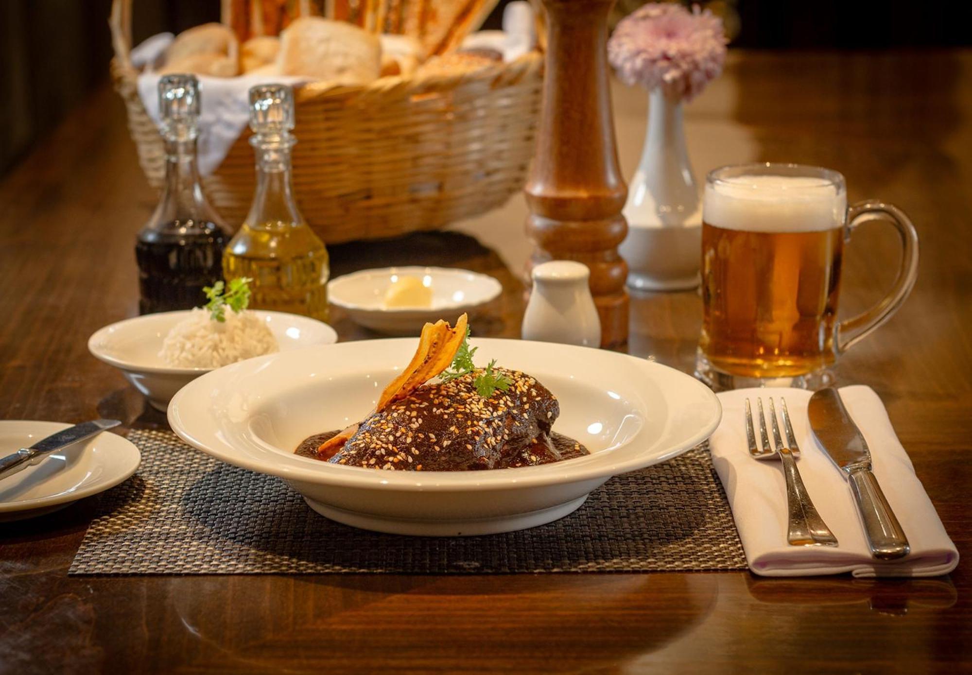 Quinta Real Puebla Hotell Eksteriør bilde A plate of mole
