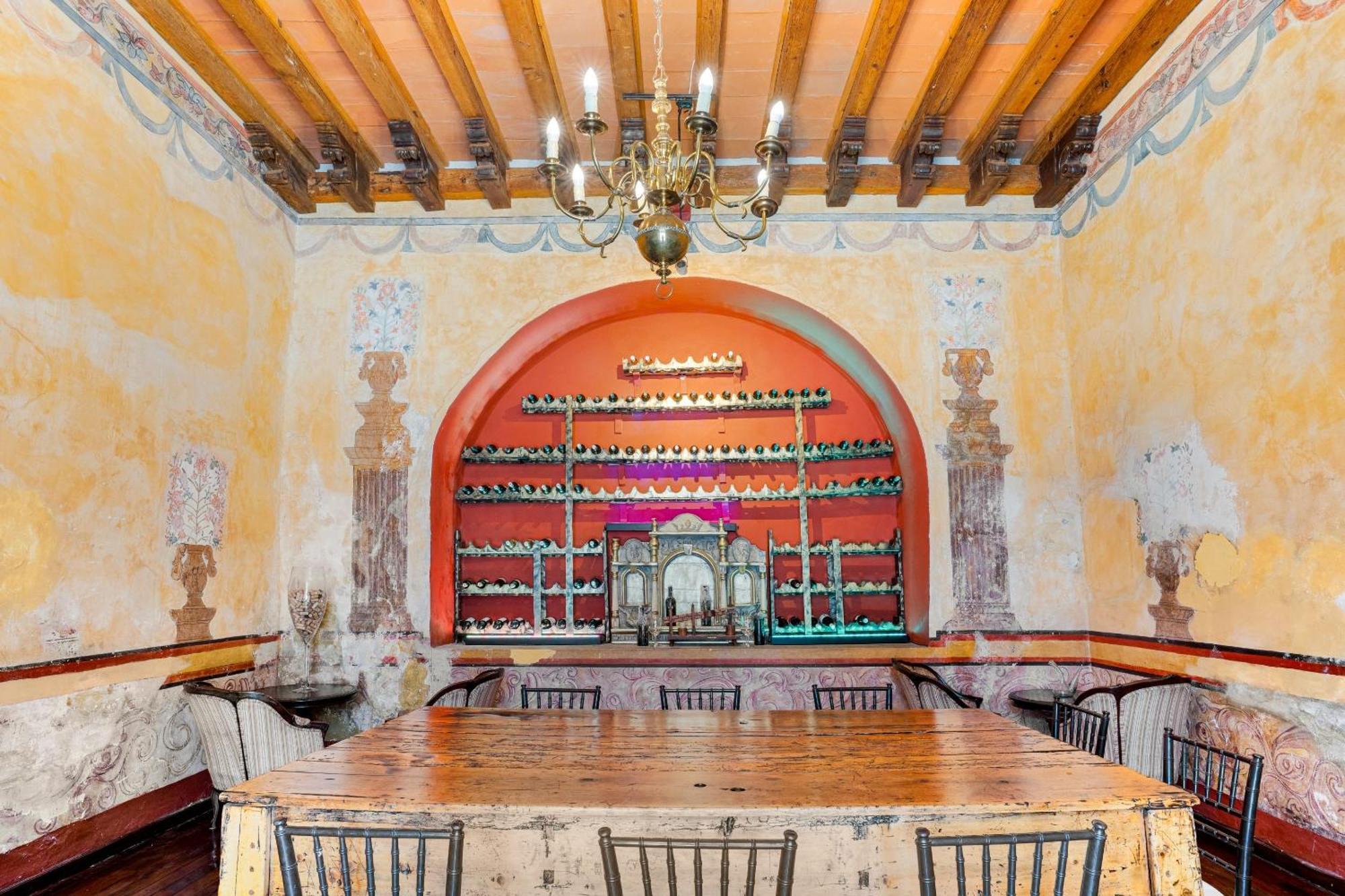 Quinta Real Puebla Hotell Eksteriør bilde The wine tasting room at the Hacienda de San José