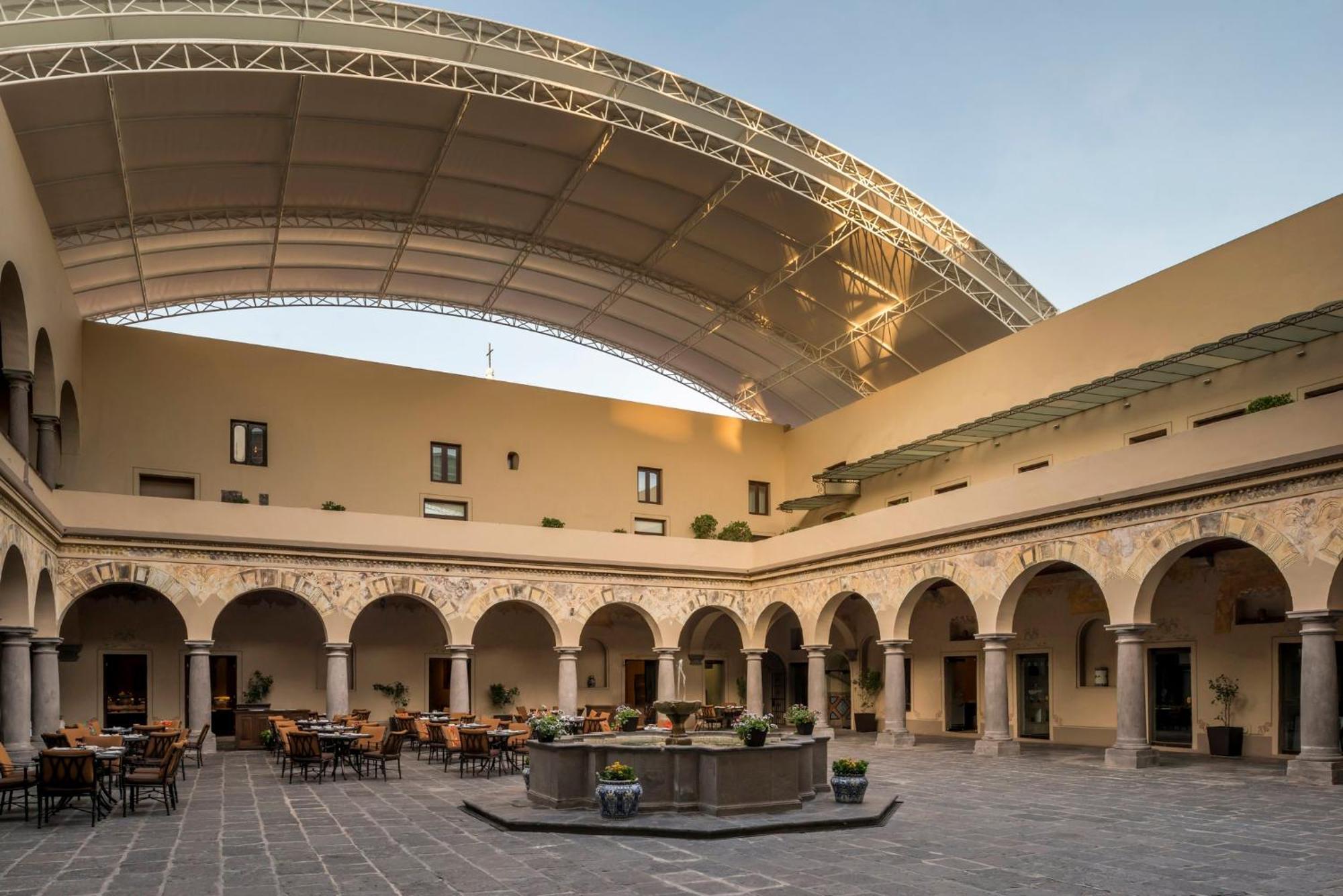Quinta Real Puebla Hotell Eksteriør bilde The courtyard of the hotel