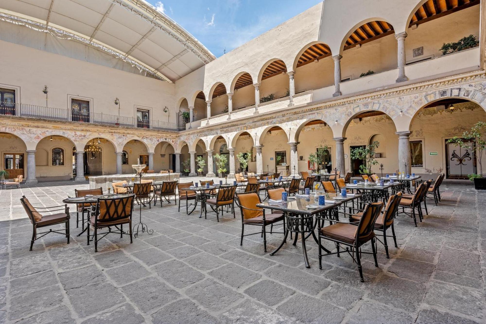 Quinta Real Puebla Hotell Eksteriør bilde The hotel's interior courtyard